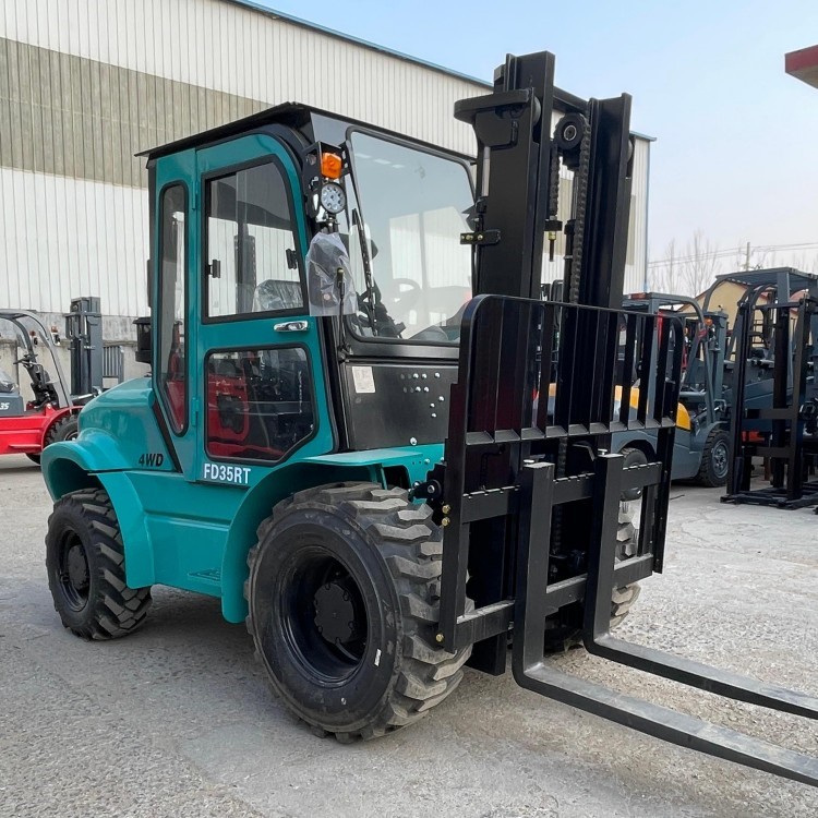 Outdoor 35 ton Rough Terrain forklift