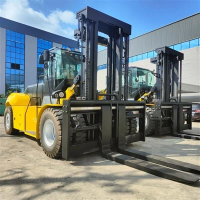 32 Ton Forklift