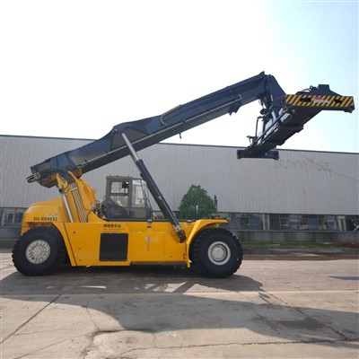 Manual Reach Stacker